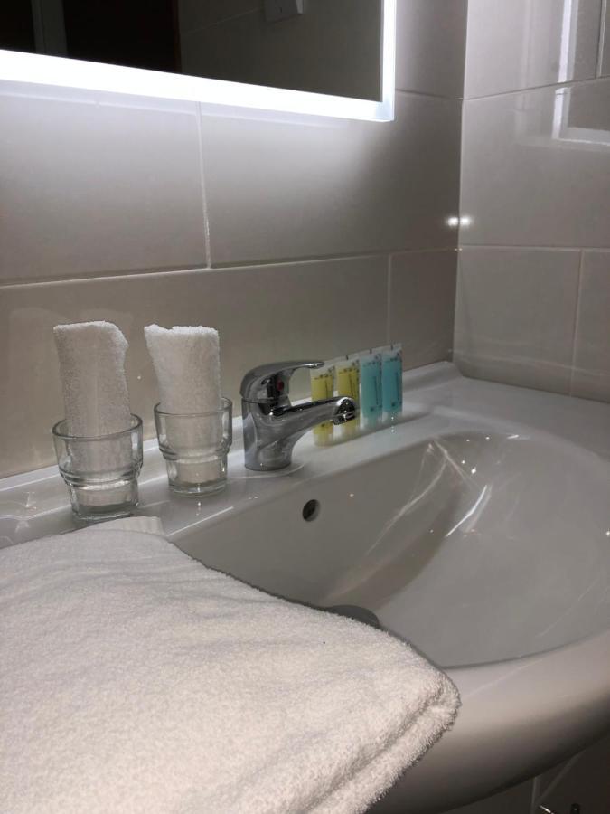 Tully'S Hotel Castlerea Kültér fotó